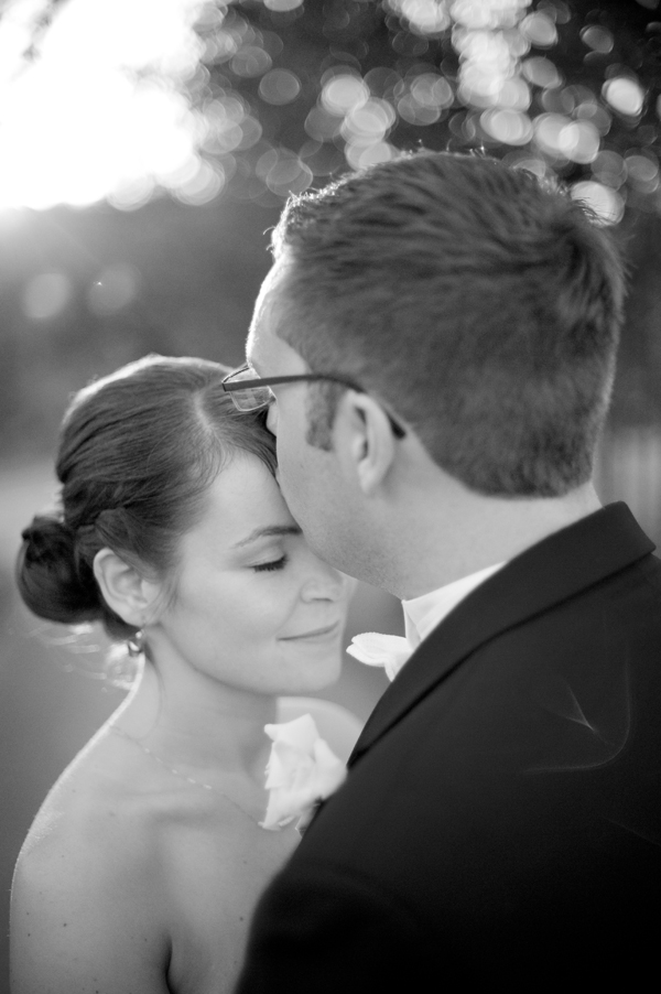 Black & white photo of bride and groom at sunset - Seattle wedding photographer Sea Studio