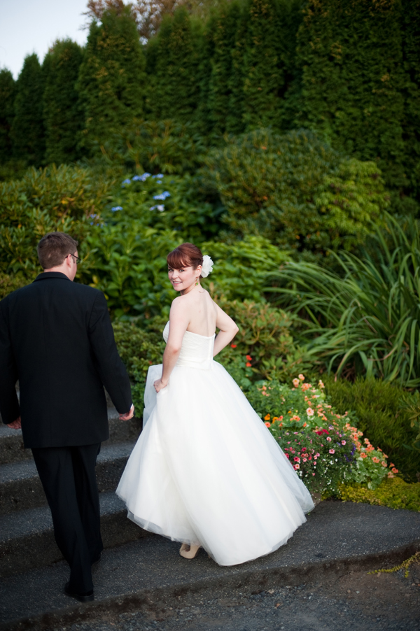 Gorgeous bride - photo by Seattle wedding photographer Sally Honeycutt